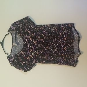 Lularoe Small Classic Tee